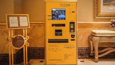 أجهزة صراف آلي تقدم الذهب